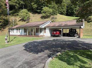 4207 Poplar Creek Rd, Grundy, VA 24614