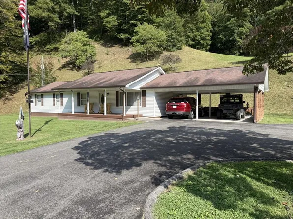 4207 Poplar Creek Rd, Grundy, VA 24614