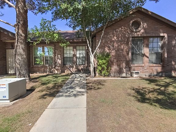5th image of 112 N Heritage Dr
