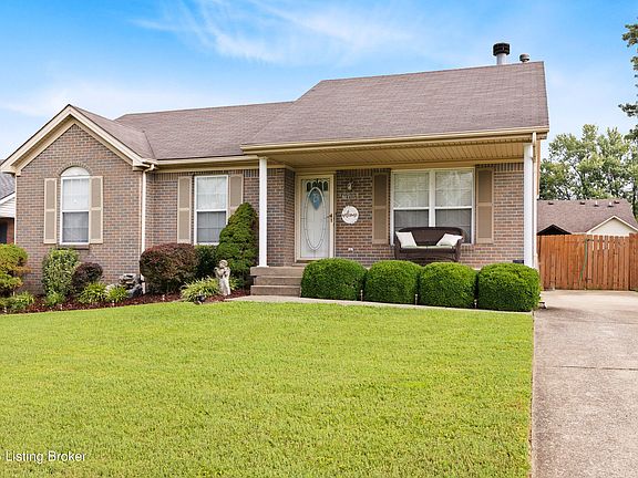 3rd image of 6703 Currington Cir