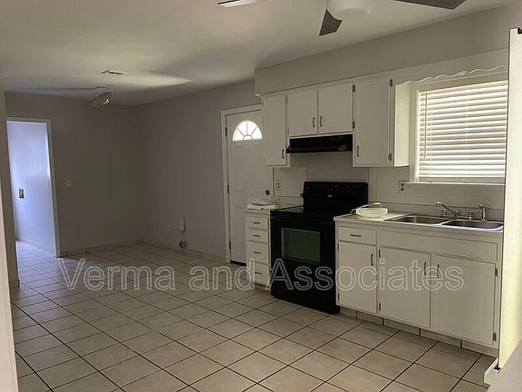 4th image of 607 SE 10th St