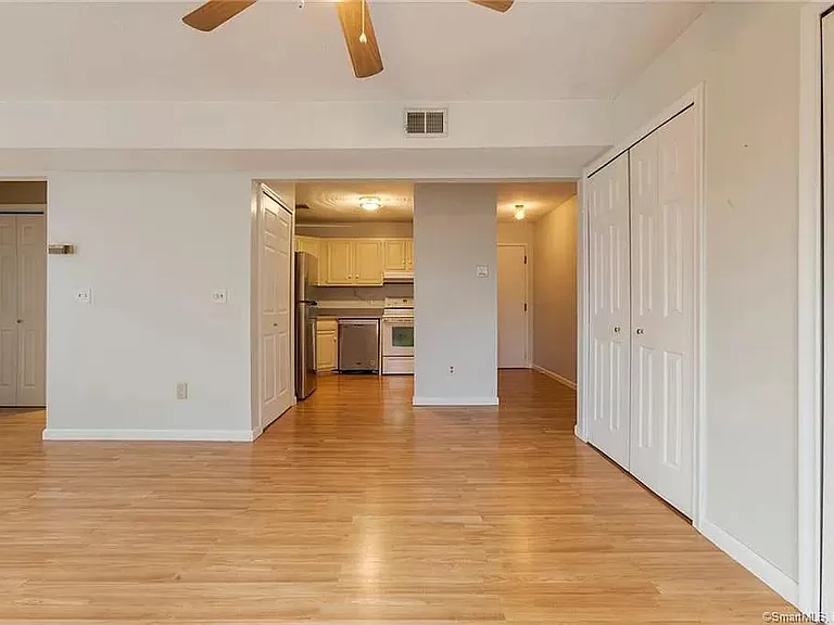612 Twin Circle Dr #612 — Photo 5