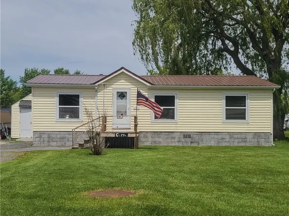 1071 Pine St, Cape Vincent, NY 13618