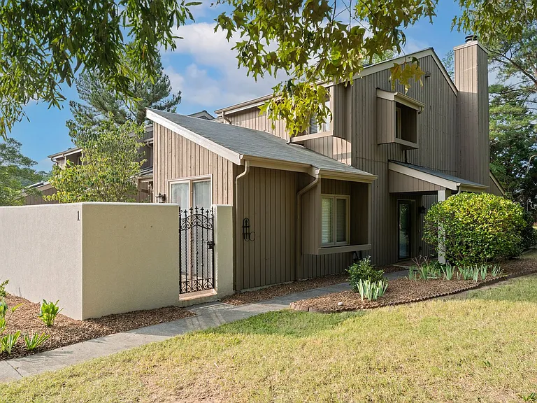 1 Weybridge Pl — Photo 16