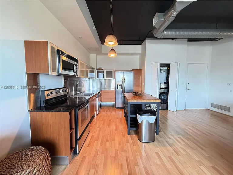 10 SW South River Dr #708 — Photo 6