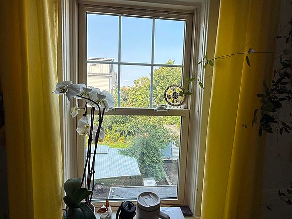3rd image of 122 Hawthorn St #2