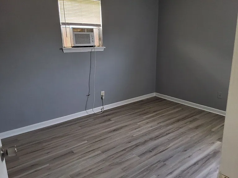 205 Diecks Dr — Photo 10
