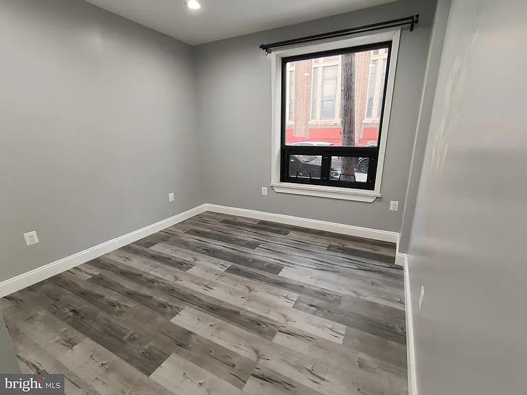 700 N Marshall St #8-C2 — Photo 11