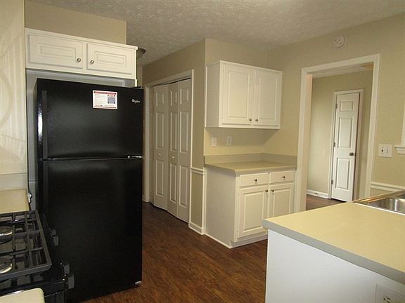 4th image of 2305 Red Rose Ln