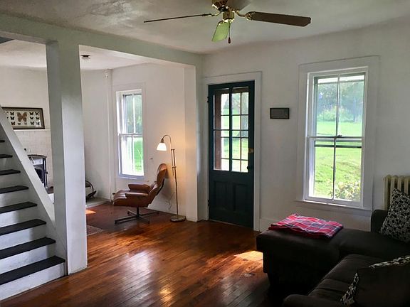 4th image of 3625 Montrose Tpke