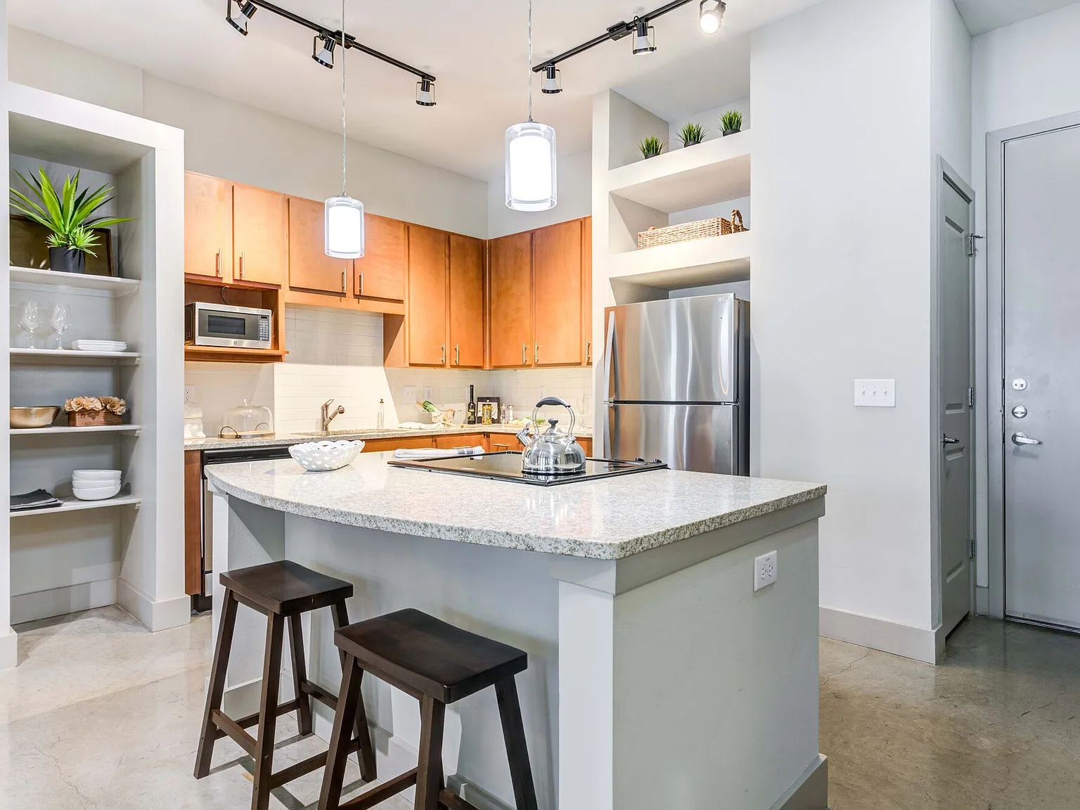 Lakeshore Lofts — Photo 3