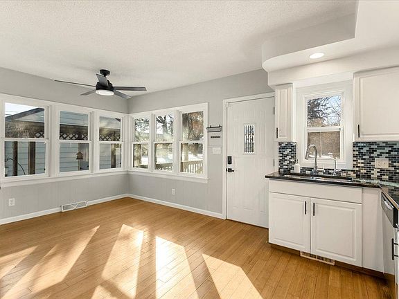 5th image of 224 Janice Ave