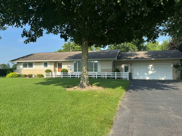 10493 N Steffen Dr, Milford, IN 46542