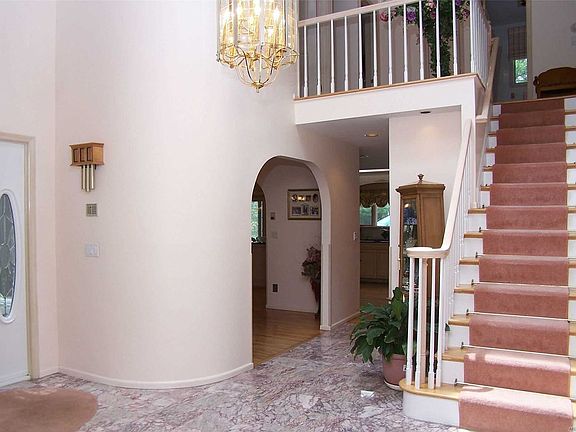 5th image of 50 King Arthurs Ct N