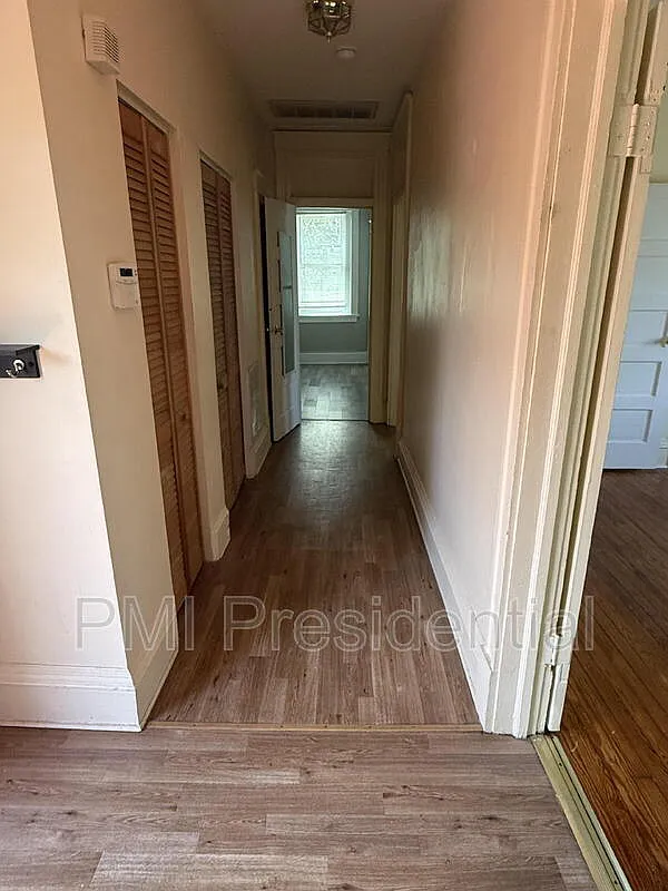 2 bed, 1.0 bath, 1000 sqft, $1,600 — Photo 3