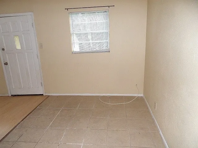 6914 Waycross Ave — Photo 9