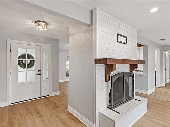 3rd image of 15651 Terrace Lawn Cir
