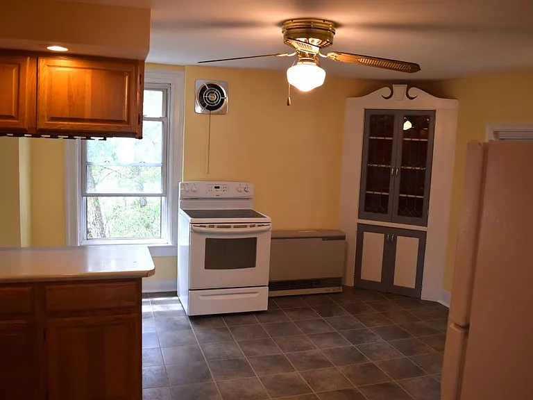 188 Elm St — Photo 3