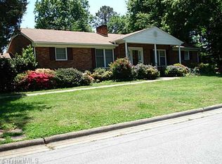 3806 Foxhollow Rd, Greensboro, NC 27410