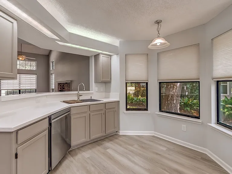 2406 Pirates Bay Dr — Photo 15