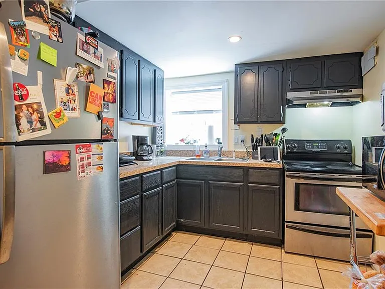 512 W Marshall St #B — Photo 4