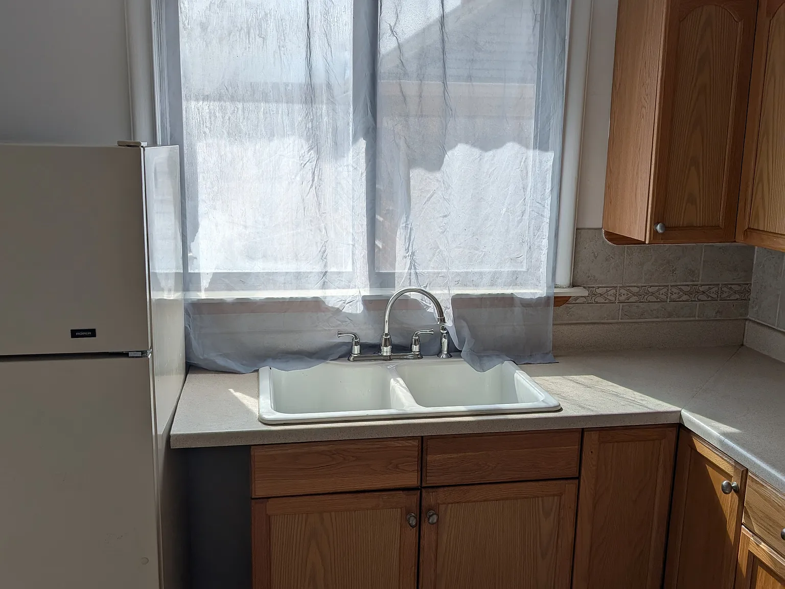 2 bed, 1000 sqft, $1,050 — Photo 2
