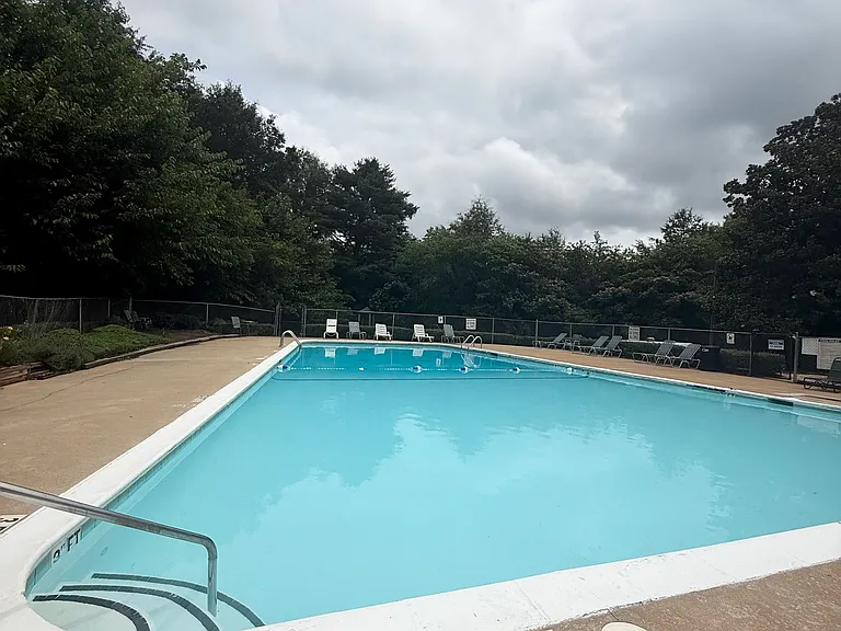 Hunting Ridge Apartments — Photo 11