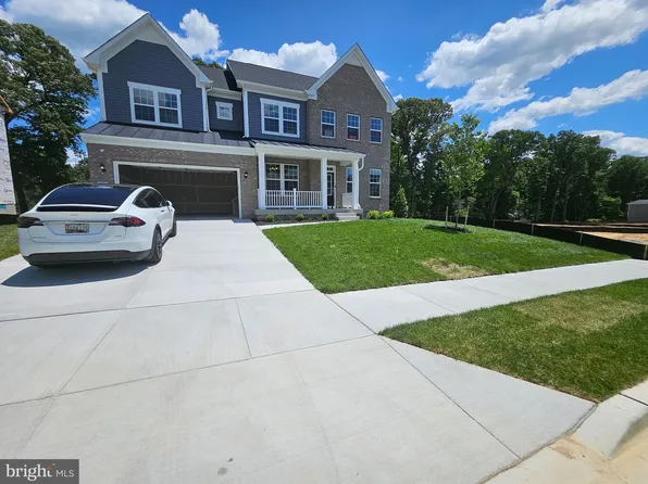 6909 Fountain Park Dr, Glenn Dale, MD 20769