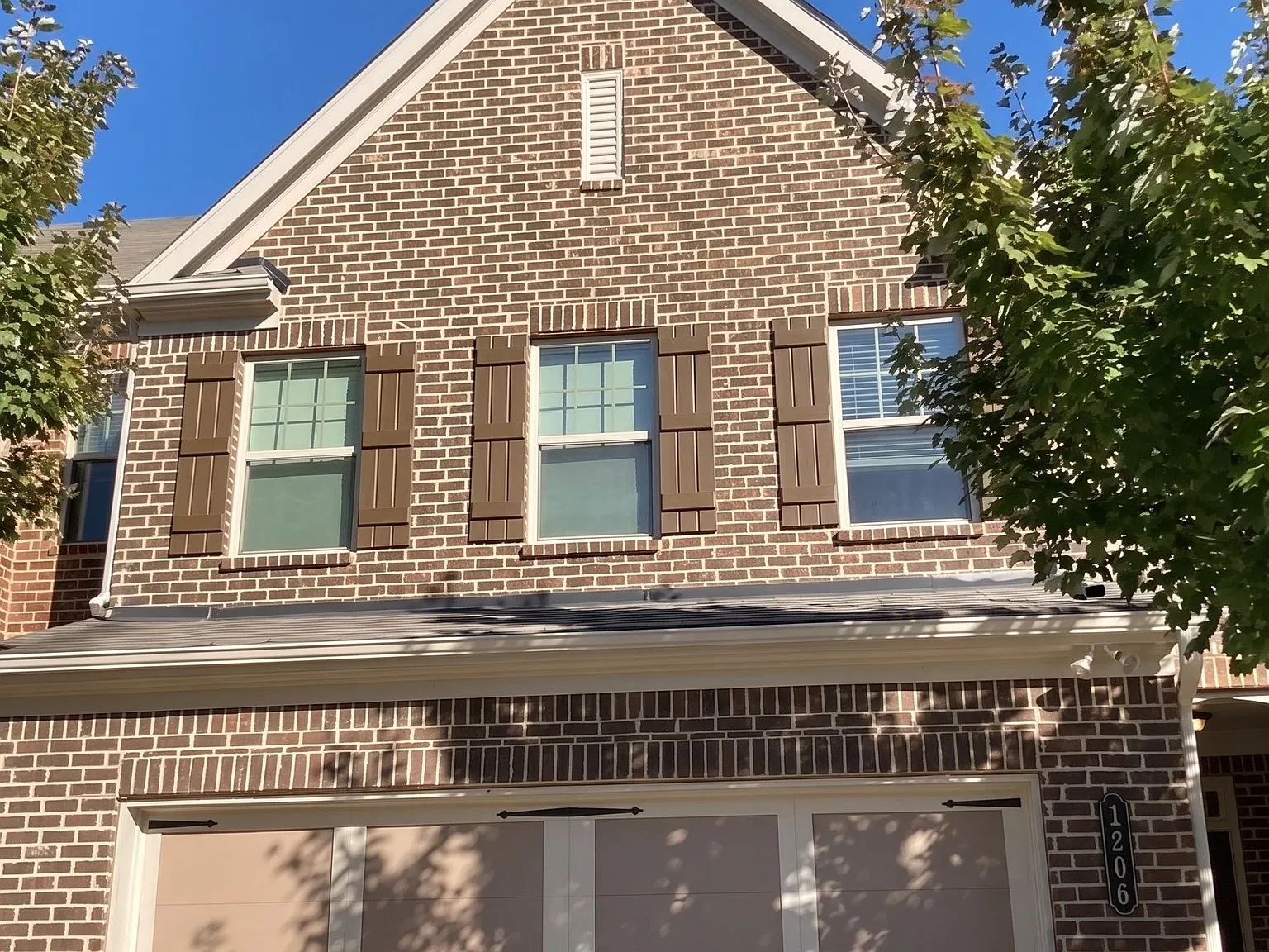 3 bed, 2.5 bath, 1980 sqft, $2,335 — Photo 1
