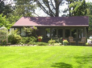 5846 Bullard Rd, Fenton, MI