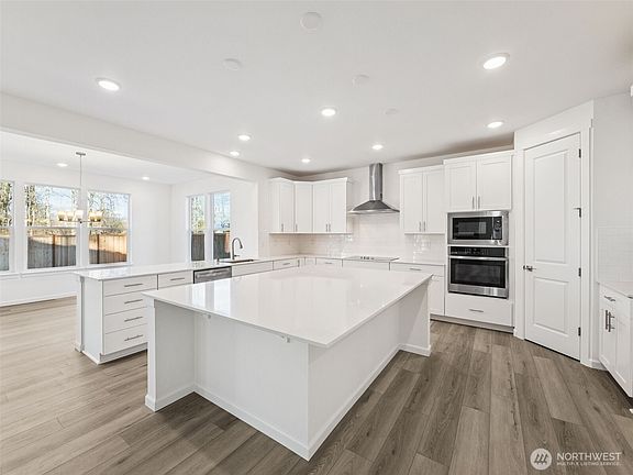5th image of 1188 E Tanner Avenue #116