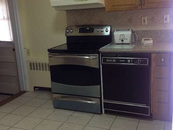 4th image of 846 Dean Dr