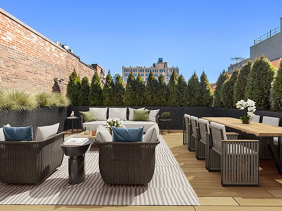 4th image of 449 Washington St #Penthouse