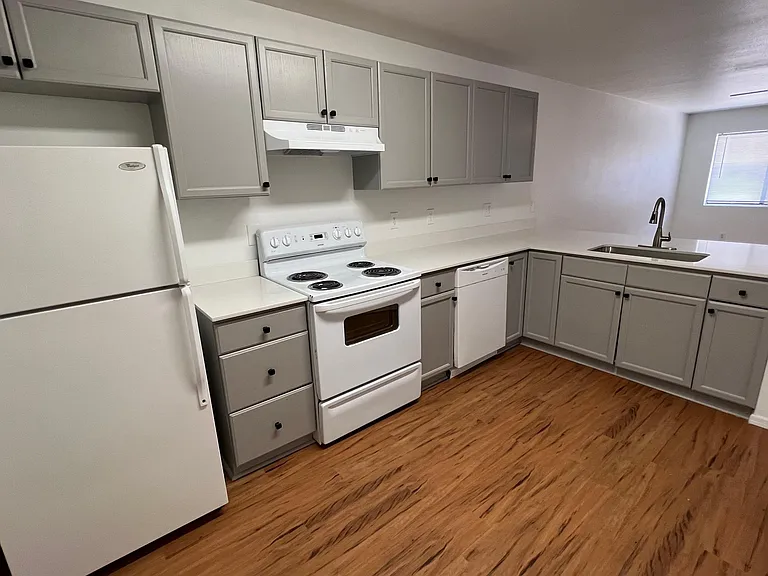 222 W Roger Rd #1 — Photo 14