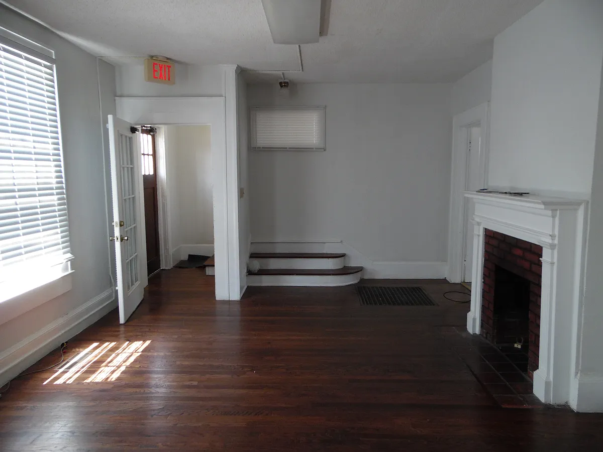front door to living area - 1427 22nd Ave #A