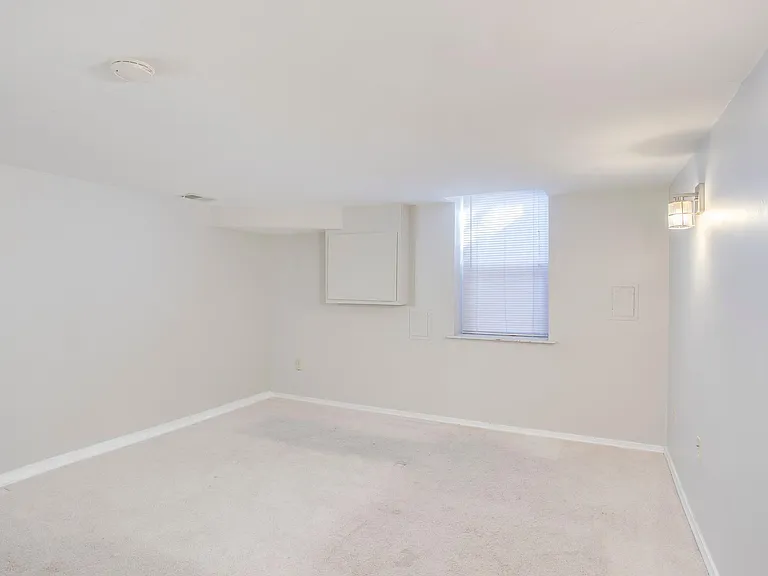 500 S East Ave — Photo 19