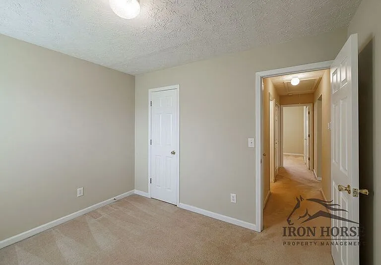 352 Shenandoah Cir — Photo 25