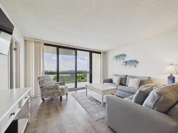 2400 PRESIDENTIAL Way #704, West Palm Beach, FL 33401