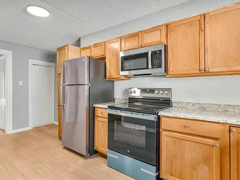 841 Jackson St — Photo 13