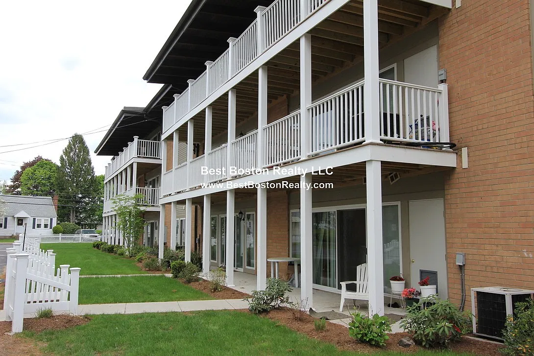 2 bed, 1.0 bath, $2,275 — Photo 4