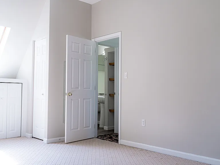 825 Cove Point Rd — Photo 6