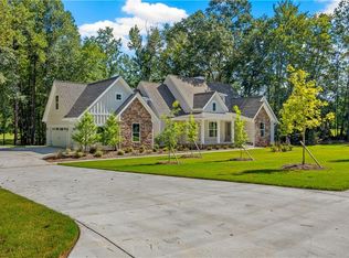 110 Farr Lake Dr, Tyrone, GA 30290