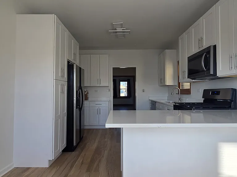 5515 W Grace St — Photo 2