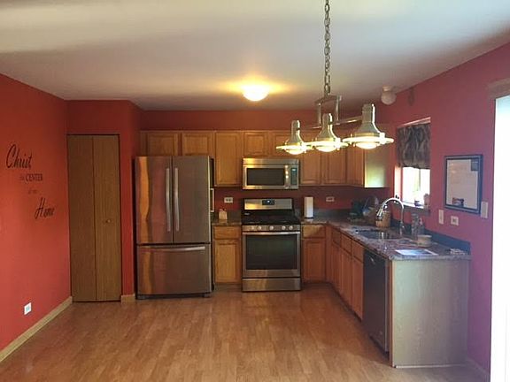 2nd image of 2425 N Quaker Hollow Ln