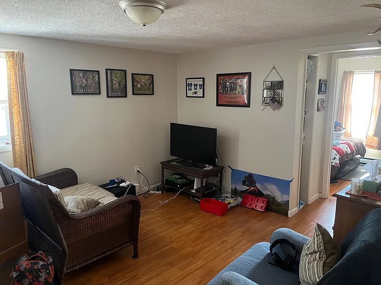 118 Upper State St #1 — Photo 2