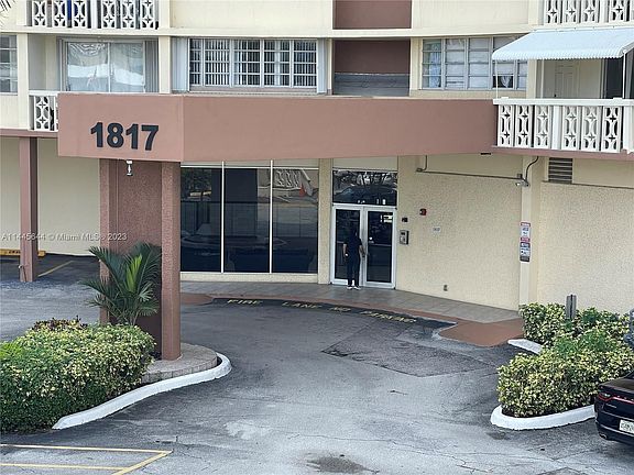 3rd image of 1817 S Ocean Dr APT 922