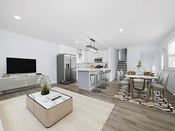 3rd image of 9057 S Dante Ave