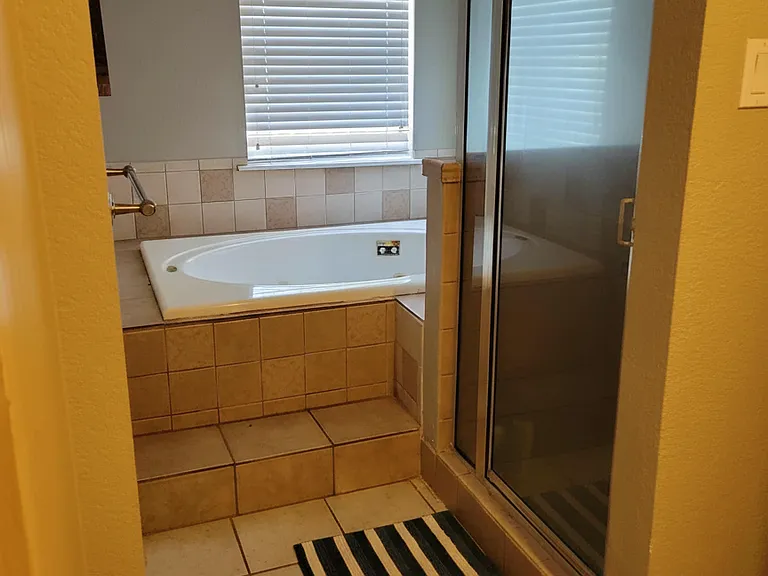 2800 Country Club Dr — Photo 13