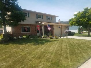 1852 Hickory Hill Dr, Columbus, OH 43228