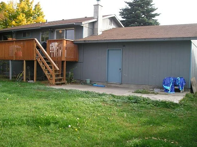 E 2nd Ave — Photo 6